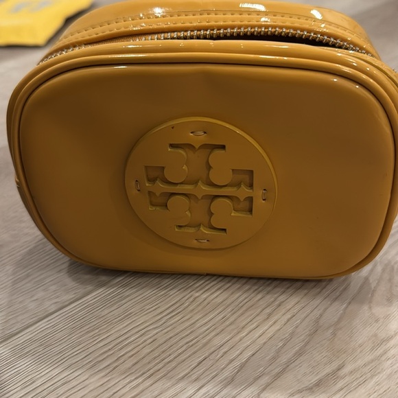 Tory Burch Pouch - Like new - Picture 7 of 8